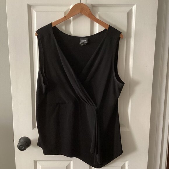 Woman's Plus Size Baranda Sleeveless Surplice Blouse with Asymmetrical Hemline B - Picture 3 of 7